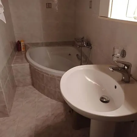 Rafaelhouse * Ханья